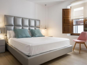 Duplex Luxury - City Center - 7min walking away Cathedral and Giralda - B1